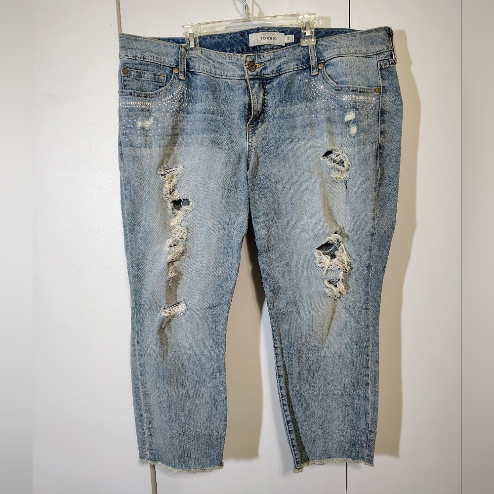 Torrid Light Blue Distressed Cropped Jeans